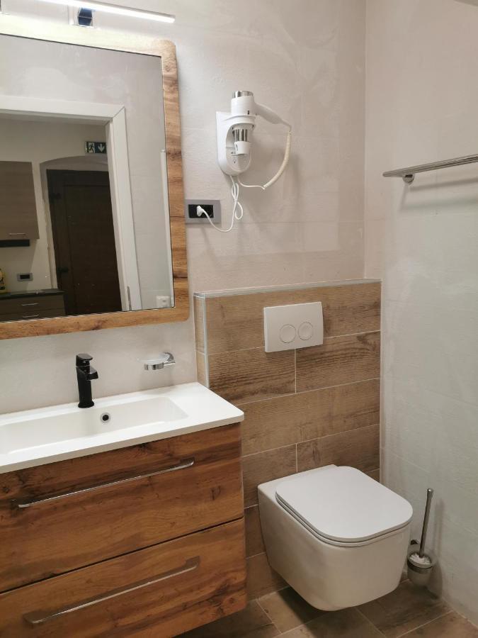 Apartmani Rosa I Linda Rijeka Ngoại thất bức ảnh