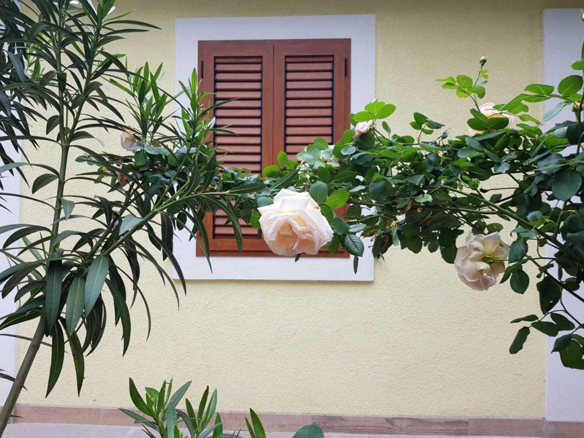 Apartmani Rosa I Linda Rijeka Ngoại thất bức ảnh