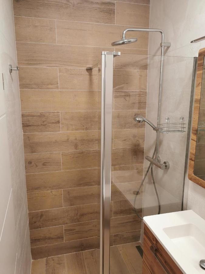 Apartmani Rosa I Linda Rijeka Ngoại thất bức ảnh