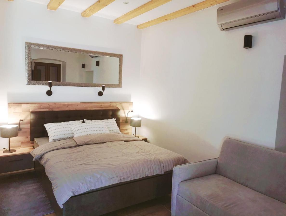 Apartmani Rosa I Linda Rijeka Ngoại thất bức ảnh