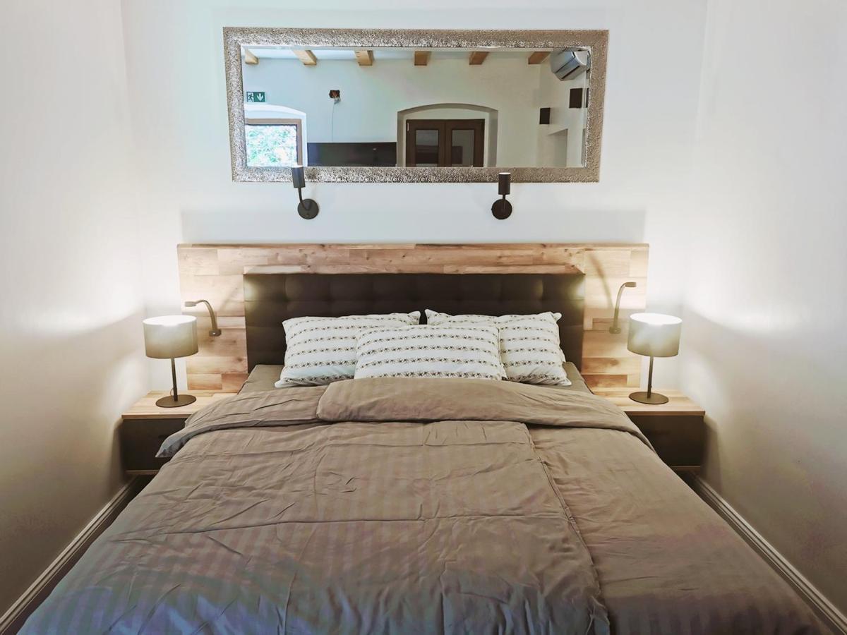 Apartmani Rosa I Linda Rijeka Ngoại thất bức ảnh